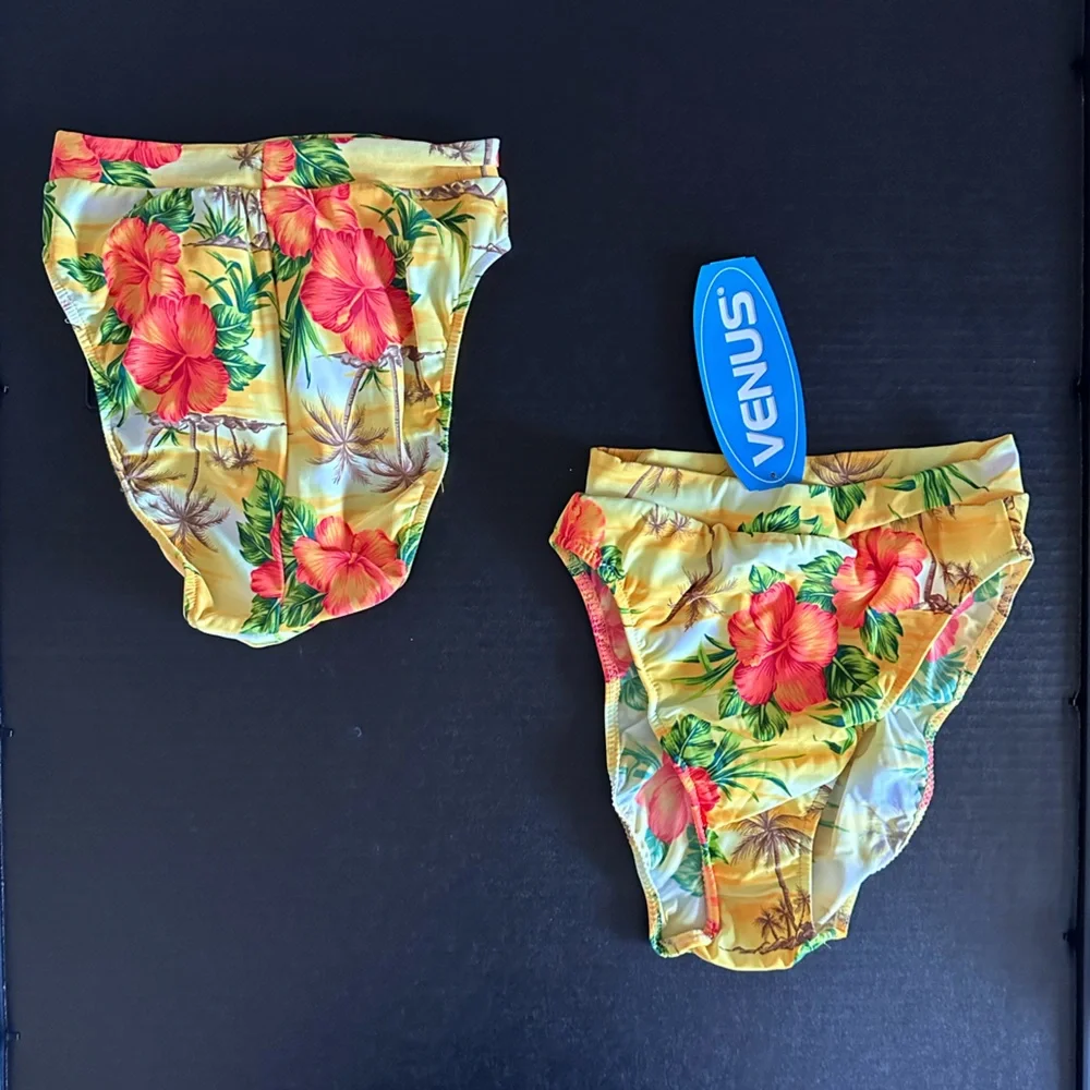 VENUS Bikini Bottoms - Picture 5 of 6